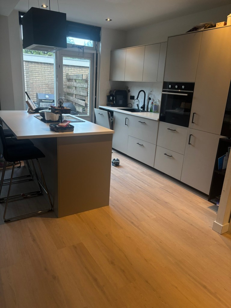 Kookeiland gerenoveerd door Fontaine bouw in Gouda