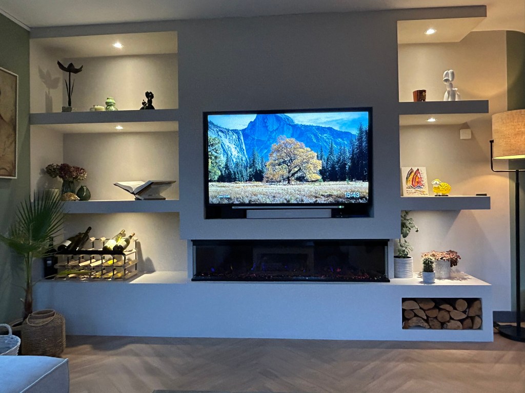 Luxe cinema wall gerealiseerd bij woonkamer renovatie Gouda