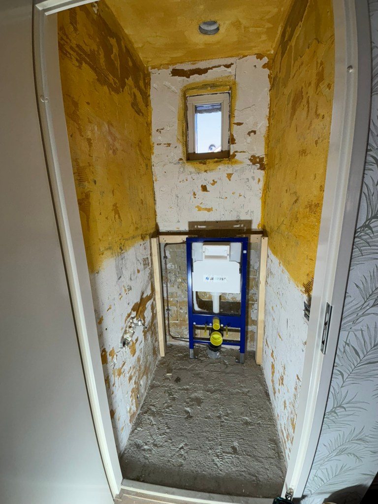 Toilet renovatie frame geplaatst Gouda