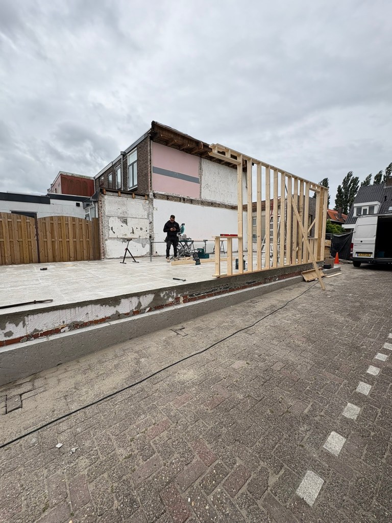 Eerste deel houtskeletbouw woning Gouda