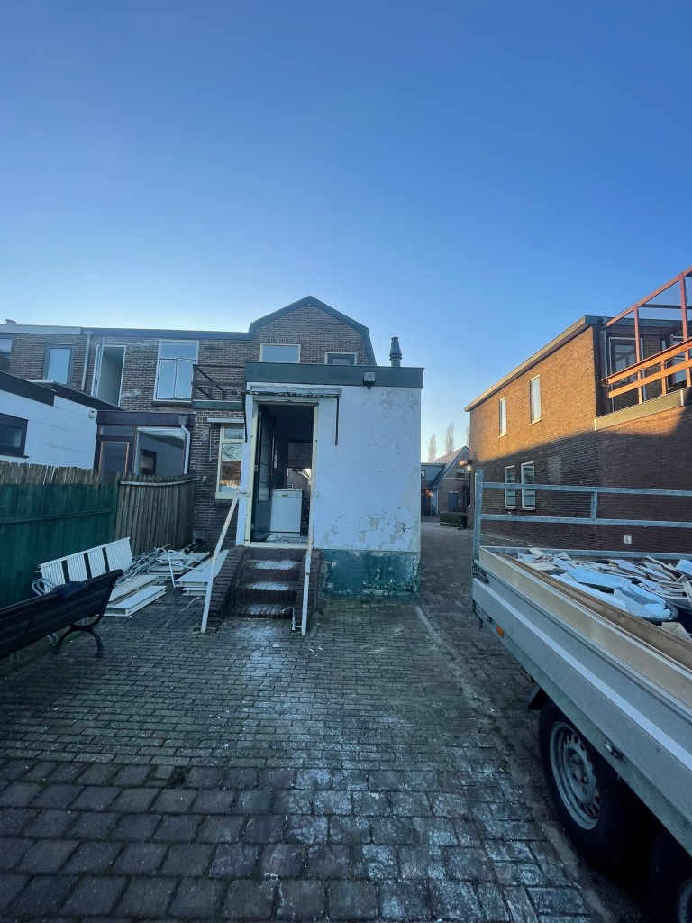 Oude woning vóór sloop aan de Wethouder Venteweg in Gouda van de achterzijde