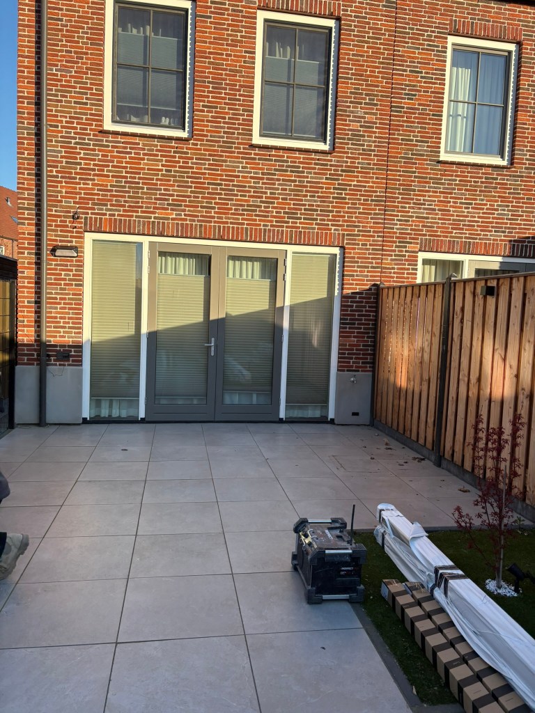 Nieuwe tuin met behoefte aan extra woon ruimte